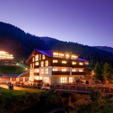 Bohemia Apartments 가글린 외부 사진